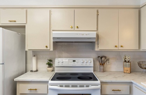 Central Oklahoma City House | Cozy 2-bedroom townhome in lovely Oklahoma City with WiFi, lake, restaurants.