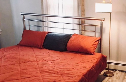 Providence House | Cozy 2 Bedroom Apartment in Providence | Refresh in a Luxe King Bed