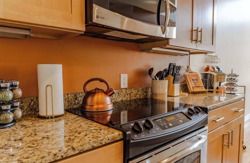 East Market District Apartment | Cozy 2-Unit Condo | Vibrant NuLu District Spot!