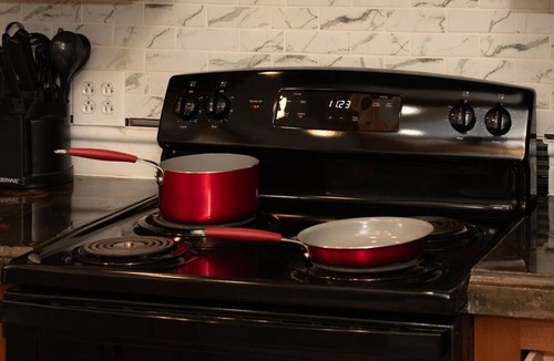 South Park House | Cozy 2BR Cottage Near Miami Valley Hospital & UD