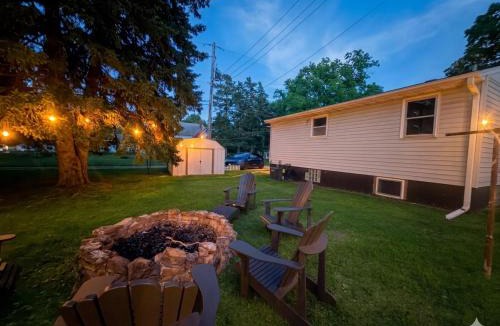Pepin Apartment | Cozy 2BR Garden Apartment Near Lake Pepin - Daisy