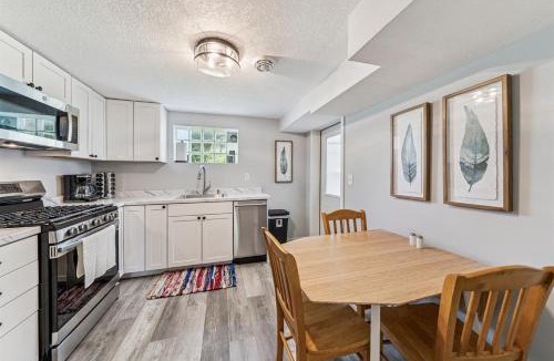 Pepin Apartment | Cozy 2BR Garden Apartment Near Lake Pepin - Daisy