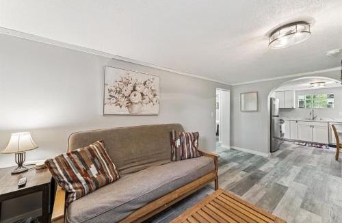 Pepin Apartment | Cozy 2BR Garden Apartment Near Lake Pepin - Daisy