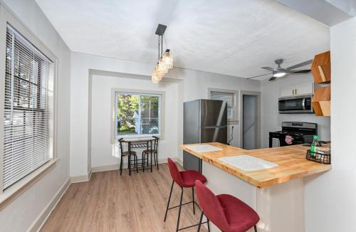 Lyndhurst House | Cozy 2BR Lyndhurst Retreat