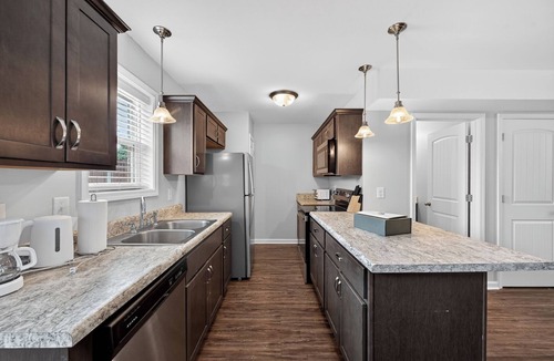 Clarksville Apartment | Cozy 2br Stay Near Work & Dining