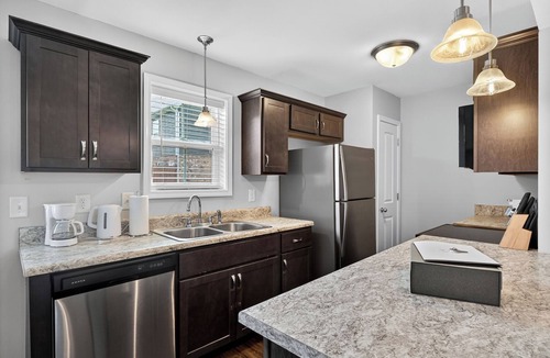 Clarksville Apartment | Cozy 2br Stay Near Work & Dining