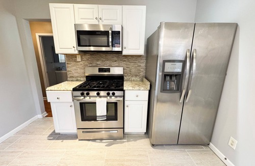 Detroit House | Cozy 3 Bed 15 Minutes from downtown! New Furniture