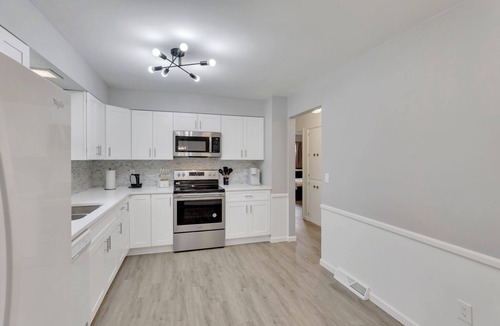 Northwest Columbus House | Cozy 3 bed, 2 bath Ranch Home in Columbus with Garage Parking
