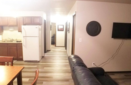 Plover Apartment | Cozy 3 bedroom apartment with free garage/parking