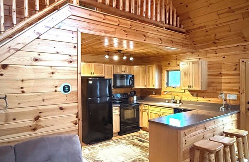 Sharpsburg Cabin | Cozy 3-bedroom cabin in Athens
