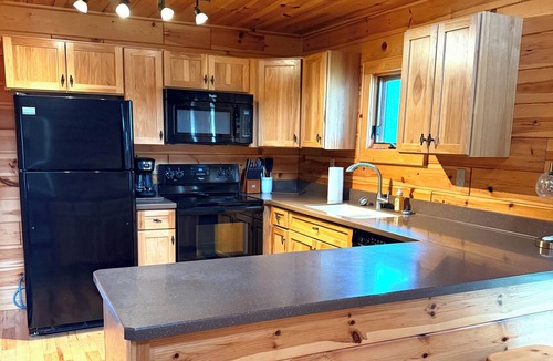 Sharpsburg Cabin | Cozy 3-bedroom cabin in Athens