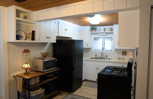 Frankfort House | Cozy 3-bedroom cottage centrally located!