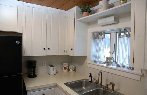 Frankfort House | Cozy 3-bedroom cottage centrally located!