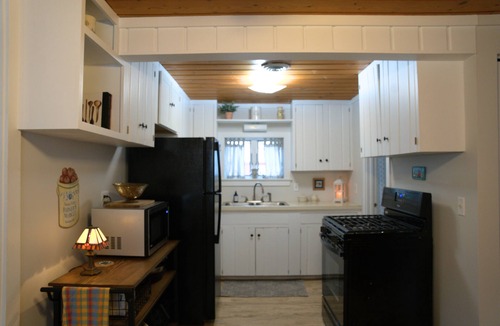 Frankfort House | Cozy 3-bedroom cottage centrally located!