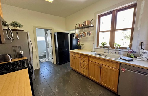 Petoskey Cottage | Cozy 3-bedroom cottage in Downtown Petoskey