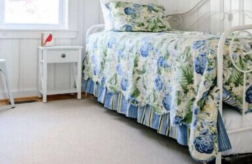Bass River Cottage | Cozy 3 bedroom cottage with .3 Mi walk to beach.