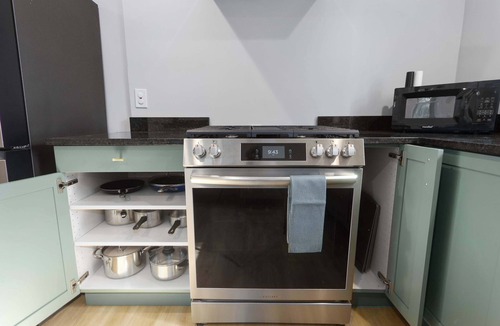Waldron House | Cozy 3 Bedroom Home in Kansas City Sleeps 6