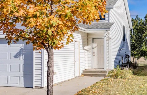 West Fargo House | Cozy 3 Bedroom Twin Home on Bike Path
