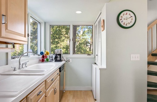 Biddeford Pool House | Cozy 3 BR Cottage On Hills Beach