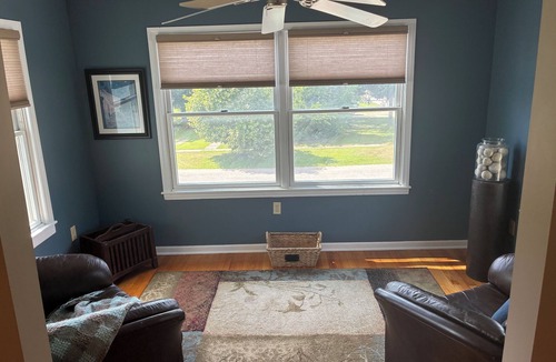 Village of Chesaning Condo | Cozy 3BR/3BA Second-Floor Condo Fast WiFi Walk to Boulevard