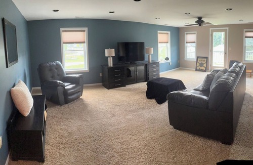 Village of Chesaning Condo | Cozy 3BR/3BA Second-Floor Condo Fast WiFi Walk to Boulevard