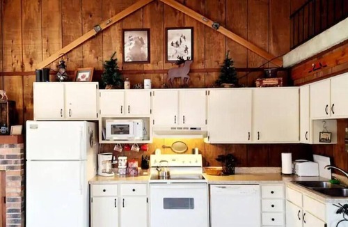 Bessemer House | Cozy 3BR Ski-Chalet Style Retreat w/Sauna + Fireplace— Outdoor Adventure Base