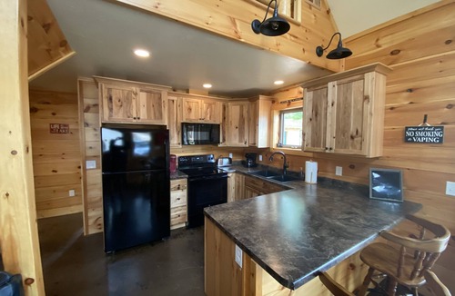 Arbor Vitae Cabin | Cozy 4 season Cabin on Big Arbor Vitae Lake-Northwoods Sugar Shack