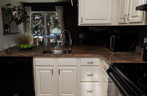 Englewood House | Cozy 4BR Home Near Cherry Creek State Park - Hot Tub & Private Backyard & Patio