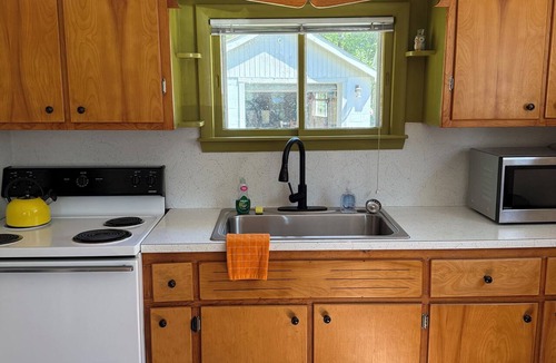 West Branch Cottage | Cozy acorn cottage w/lake view