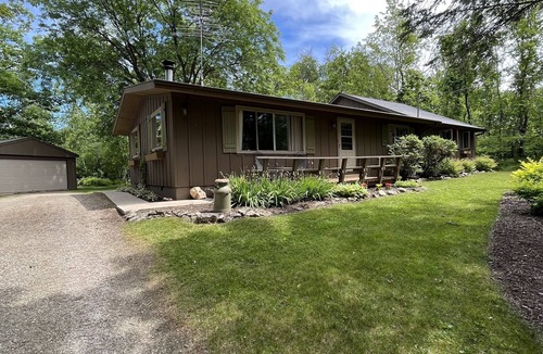 Sturgeon Bay House | Cozy and Quiet Door County Cottage minutes from Sturgeon Bay