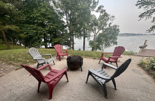 Wautoma House | Cozy and relaxing retreat on Lake Irogami.