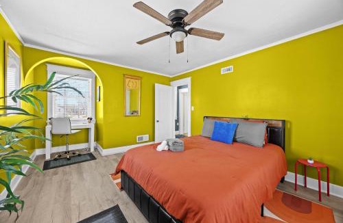 Merriwether House | Cozy and Spacious Retreat in Lou Arts District