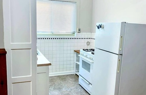Roselawn Finance Apartment | Cozy Apartment in Pleasant Ridge #1