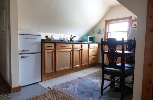 Northwest Harwinton Apartment | Cozy Attic 10 min to Llitchfield