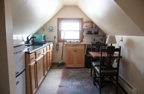 Northwest Harwinton Apartment | Cozy Attic 10 min to Llitchfield