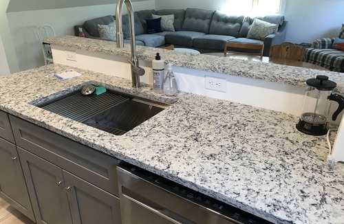 Ocean Park Apartment | Cozy beach apartment steps from the ocean, Kinney Shores, ME. Newly renovated!