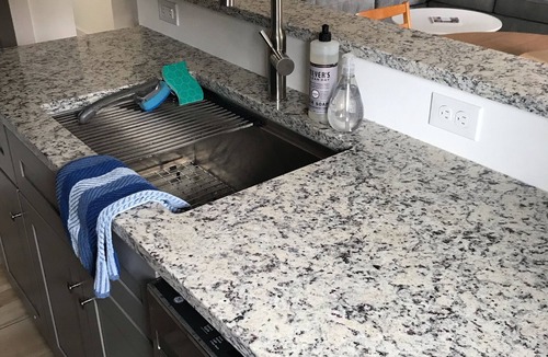 Ocean Park Apartment | Cozy beach apartment steps from the ocean, Kinney Shores, ME. Newly renovated!