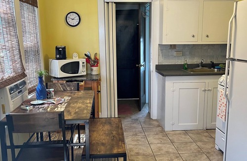 Ocean Park Cottage | Cozy beach cottage steps from the beach. Pet friendly!