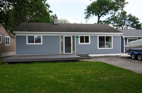 Caseville Cottage | Cozy Beach Cottage. 3BR, 5 Min to Downtown Caseville