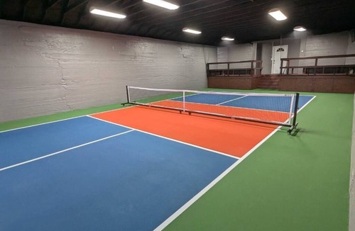 Chippewa Lake Cabin | Cozy Cabin for Two w/access to Pickleball