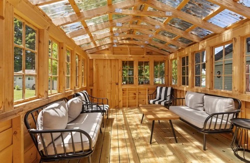 Chippewa Lake Cabin | Cozy Cabin for Two w/access to Pickleball