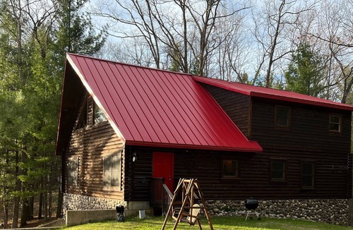 Irons Cabin | Cozy cabin getaway on private lake!