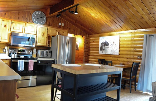 Breezy Point House | Cozy Cabin in Breezy Point! Book now for summer!