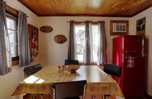 Cadillac Cabin | Cozy Cabin in Cadillac, Michigan, near Mitchell State Park - Perfect for a Glamping Getaway with Your Family