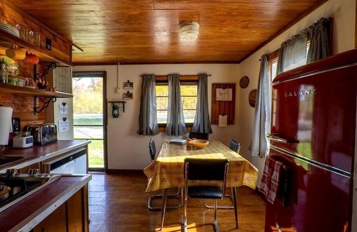 Cadillac Cabin | Cozy Cabin in Cadillac, Michigan, near Mitchell State Park - Perfect for a Glamping Getaway with Your Family