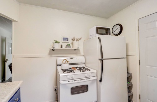 Markesan Cabin | Cozy Cabin | Lake Access, Kayaks/Bikes, Huge Yard!