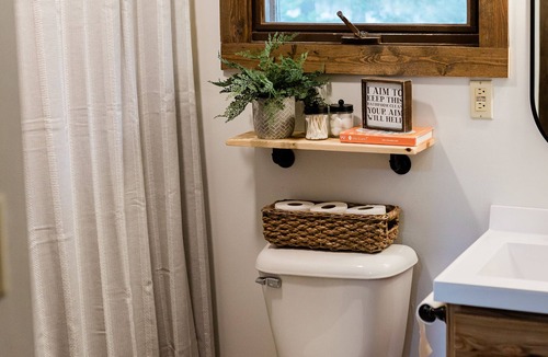 New Post Cabin | Cozy Cabin on Blueberry Lake