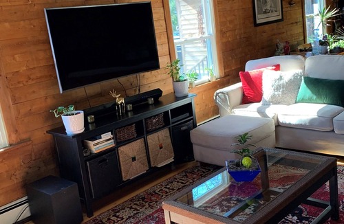 Barrington Cabin | Cozy Cabin on Private Lakeside Beach