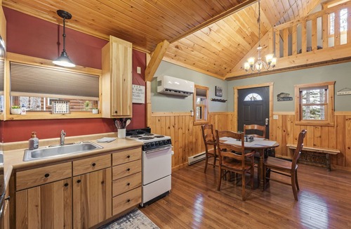 Hayward Cabin | Cozy cabin on the water and still close to everything!