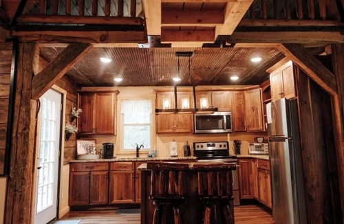 Weikert Cabin | Cozy cabin with AC, WiFi in Weikert PA
